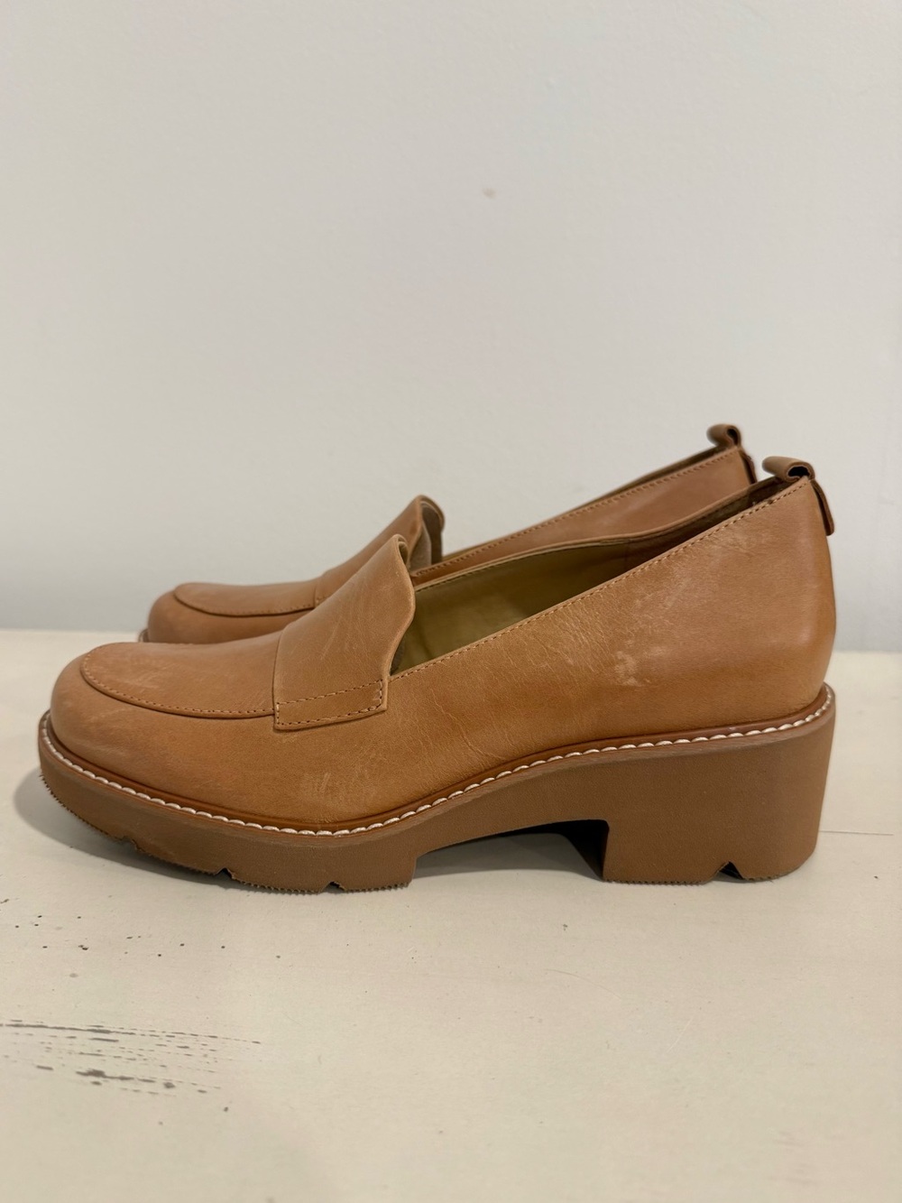 Naturalizer Darry Lug Sole Platform Loafers Tan Cognac Leather Size 7 - Picture 2 of 10